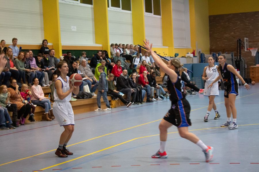 Oberliga Damen schlagen Spitzenreiter vor großer Kulisse!